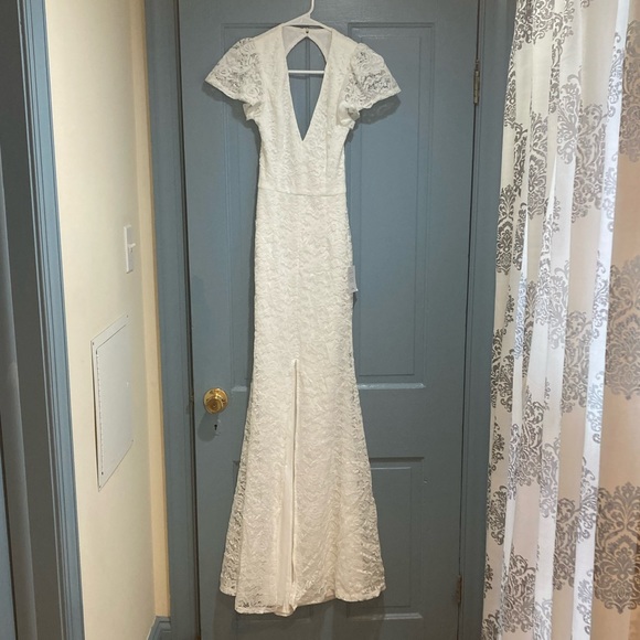 Lulu’s white lace dress - Picture 4 of 7